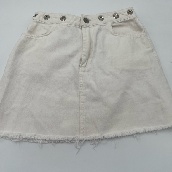 Urban Outfitter BDG White Denim Skirt Size S - Picture 1 of 9